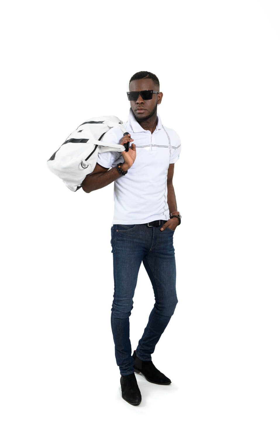 Modeshooting weiße Tasche und T-Shirt